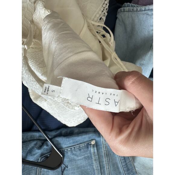 ASTR White Lace Crochet Mini Dress Size Small - Picture 4 of 4